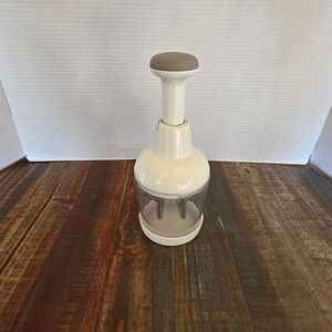 The Pampered Chef Food Chopper 2585 White Manual Vegetable Nut Dicer Mincer